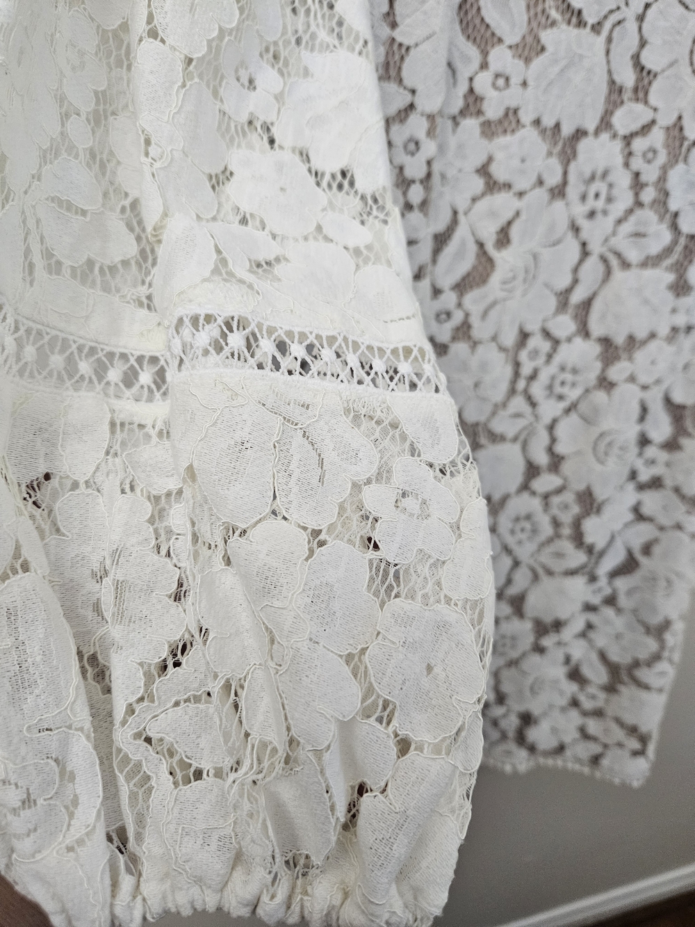 Vince Camuto White Floral Lace Long Sleeve Shift Dress - Picture 6 of 15